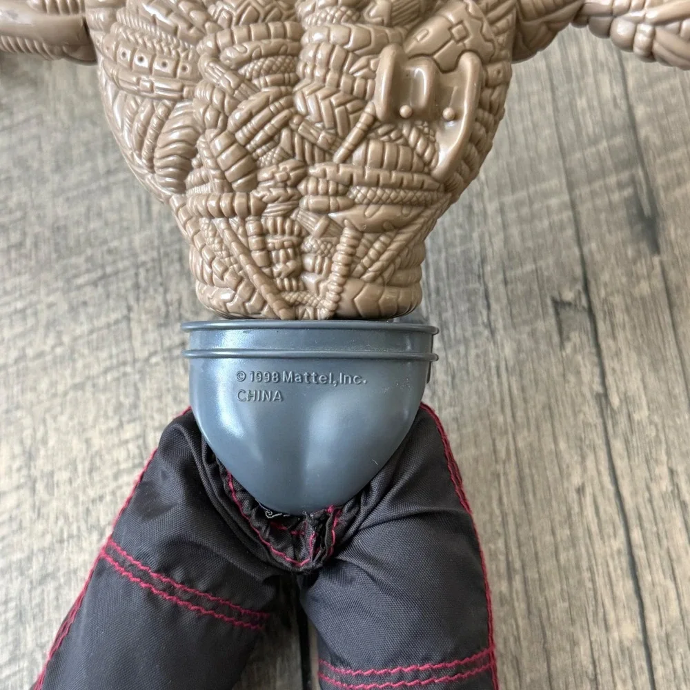 Vintage 1998 Mattel Max Steel Extensible Neck Mutant Action Figure Brown Black